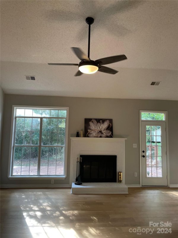 Property image 2 at 616 Oakbluff Circle, Charlotte, NC 28216