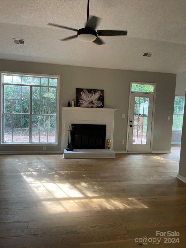 Property image 3 at 616 Oakbluff Circle, Charlotte, NC 28216