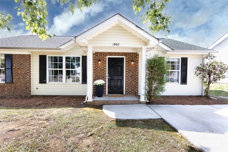 Property image 4 at 1907 Dietrich Lane, Charlotte, NC 28262