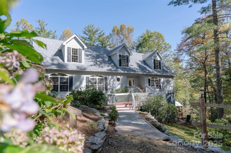 Property image 2 at 11 Lower Tanglewood Drive, Lake Toxaway, NC 28747