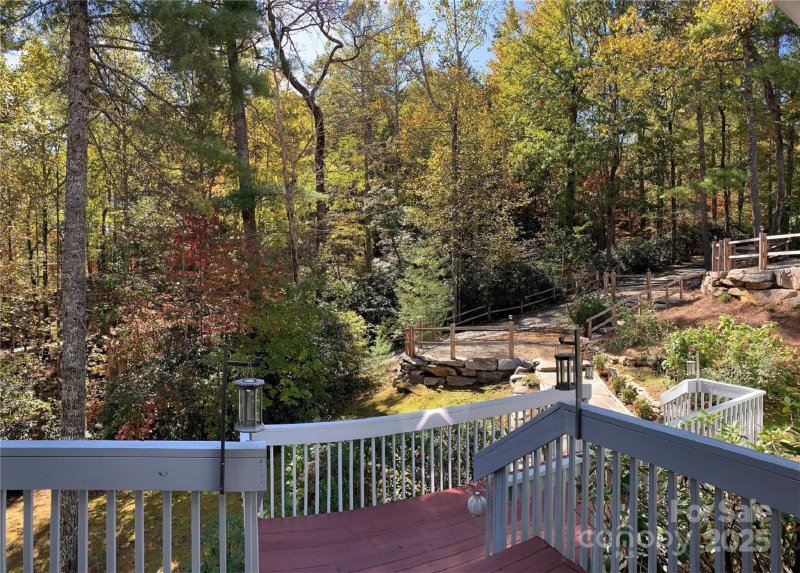 Property image 3 at 11 Lower Tanglewood Drive, Lake Toxaway, NC 28747