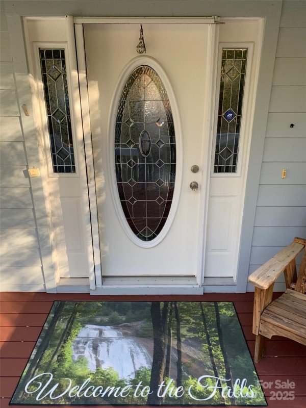 Property image 4 at 11 Lower Tanglewood Drive, Lake Toxaway, NC 28747