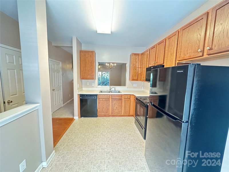Property image 3 at 8046 Stoneham Court, Matthews, NC 28105