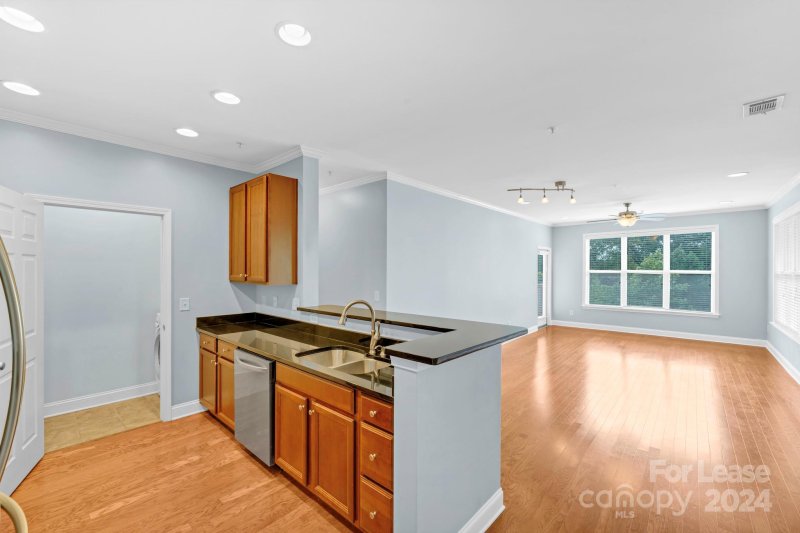 Property image 2 at 1000 Woodlawn Road, Charlotte, NC 28209
