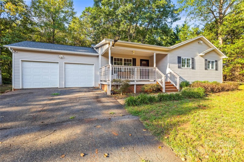 Property image 4 at 1886 Red Berry Lane, Conover, NC 28613