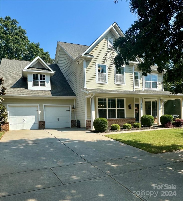 1708 Fairntosh Drive