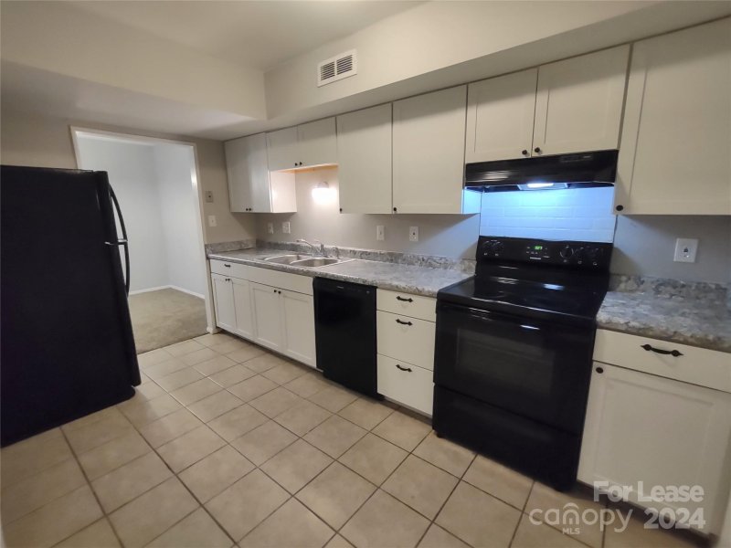 Property image 3 at 7001 Stonington Lane, Charlotte, NC 28227