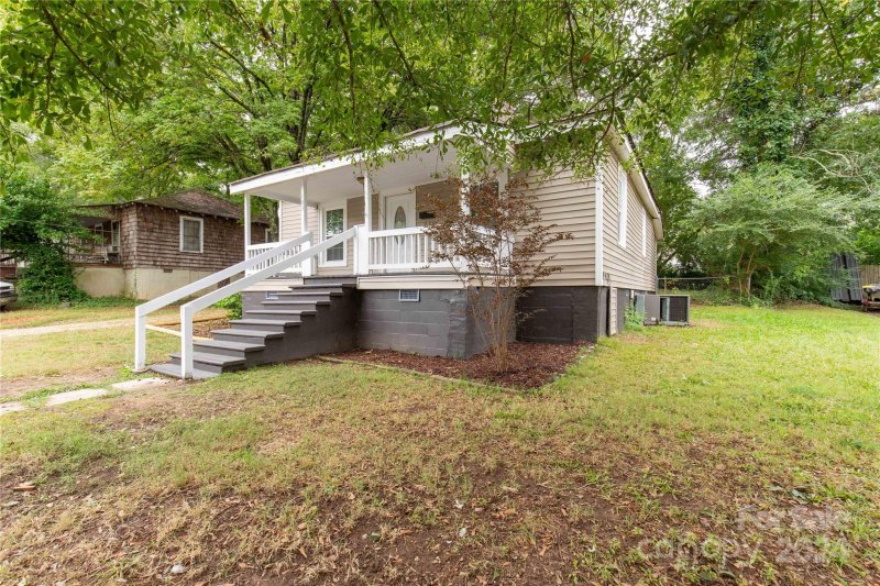 Property image 2 at 109 Linden Street, Clover, SC 29710