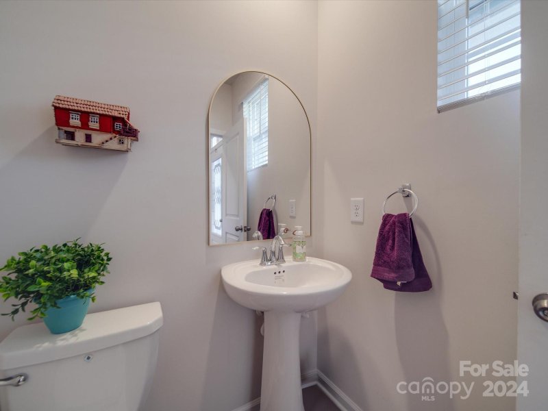 Property image 5 of 13111 Cottage Crest Lane in Chateau, Charlotte, NC 28273