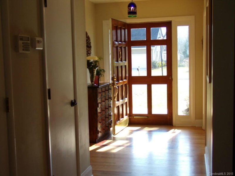 Property image 3 at 10618 South Hall Drive, Charlotte, NC 28270