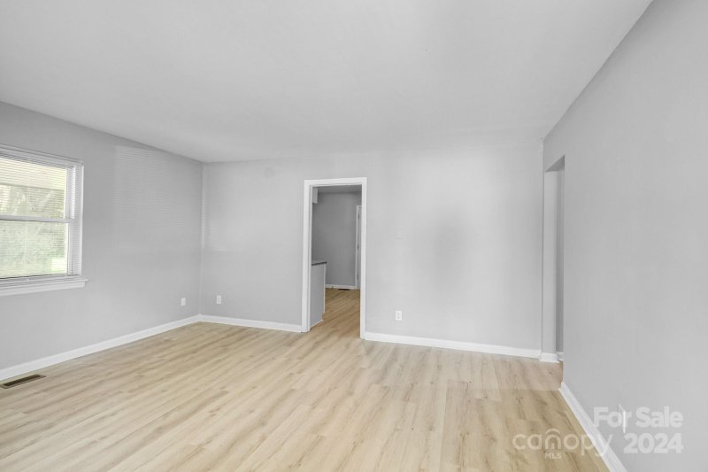 Property image 3 at 3226 Burbank Drive, Charlotte, NC 28216