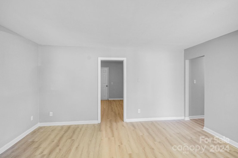 Property image 4 at 3226 Burbank Drive, Charlotte, NC 28216