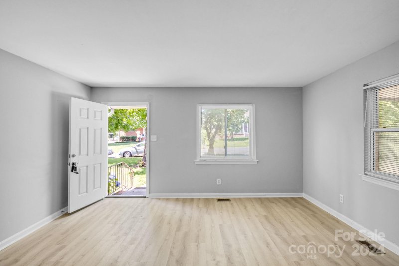 Property image 5 at 3226 Burbank Drive, Charlotte, NC 28216