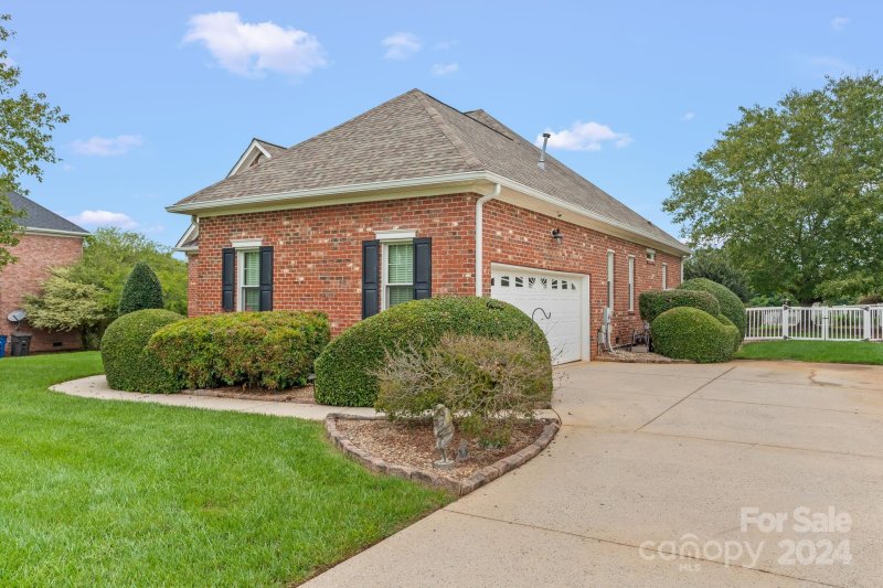 Property image 3 at 133 Fox Den Circle, Statesville, NC 28677