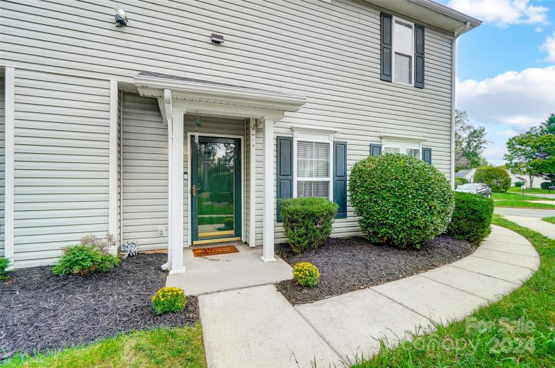 Property image 4 at 8840 Treyburn Drive, Charlotte, NC 28216