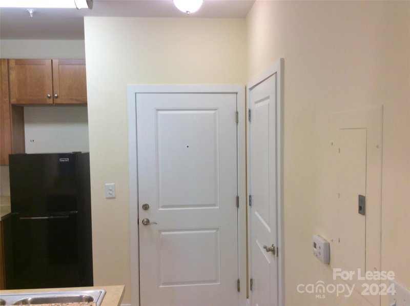 Property image 3 at 630 Calvert Street, Charlotte, NC 28208