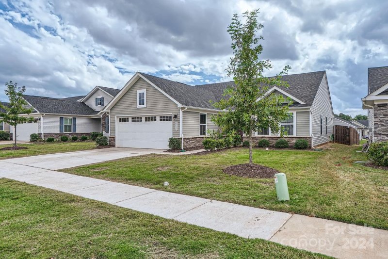 Property image 3 at 4234 Mackinnon Drive, Charlotte, NC 28214