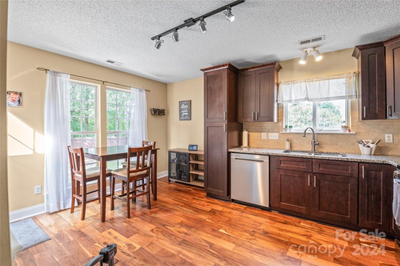 Property image 5 at 2414 Coatsdale Lane, Matthews, NC 28104