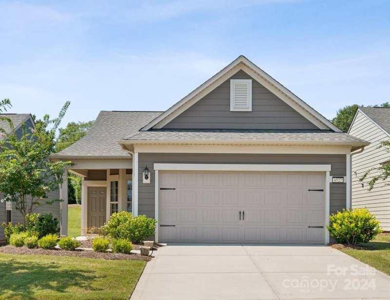 4527 Middlebury Lane