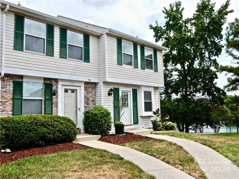 134 Water Oak Drive