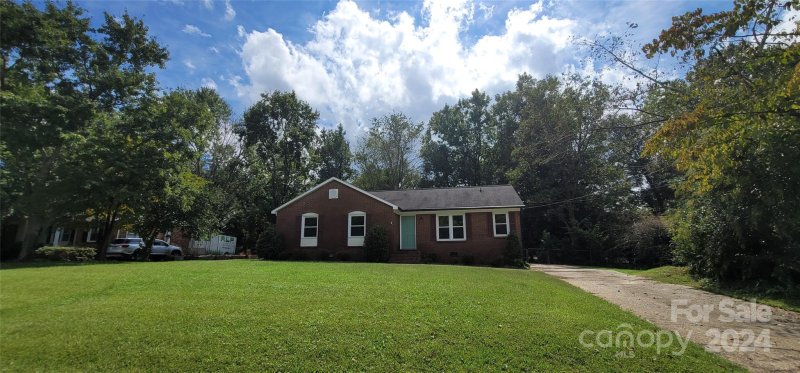 Property image 2 at 548 Whitethorn Drive, Gastonia, NC 28054