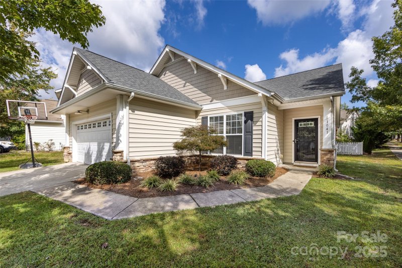 Callonwood, Stallings Community