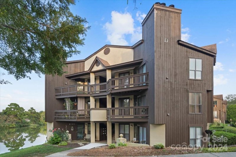 Property image 2 at 8155 Cedar Glen Drive, Charlotte, NC 28212