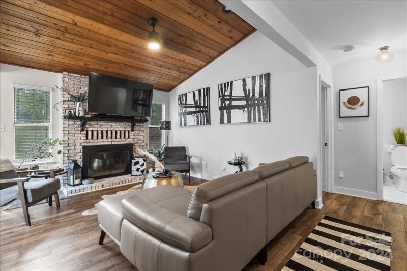 Property image 4 at 9040 Covedale Drive, Charlotte, NC 28270