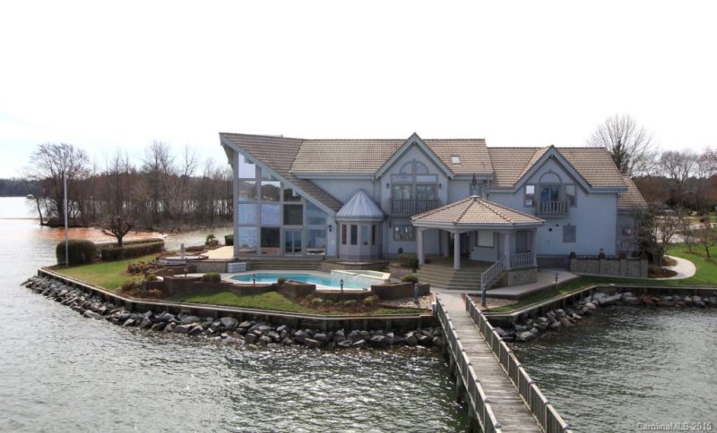 Property image 3 at 3386 Governors Island Drive, Denver, NC 28037