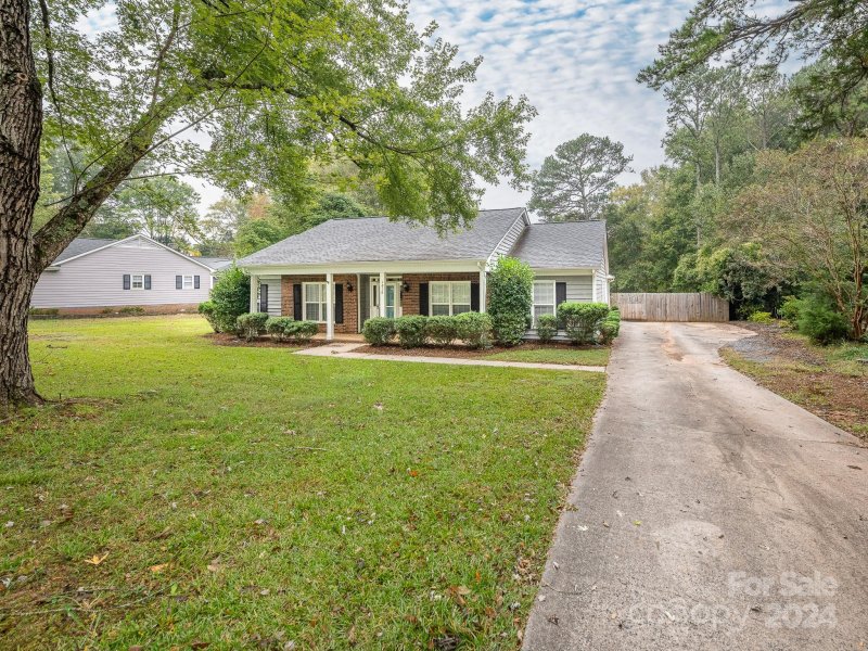 Property image 2 at 1018 Thornsby Lane, Matthews, NC 28105