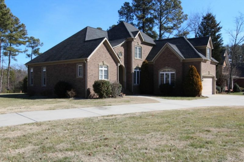 Property image 3 at 137 Isle Of Pines Road, Mooresville, NC 28117