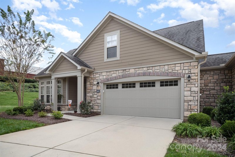 Property image 3 at 5032 Polo Gate Boulevard, Charlotte, NC 28216