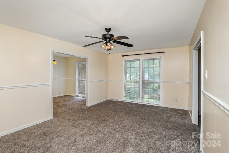 Property image 3 at 5718 Hollirose Drive, Charlotte, NC 28227