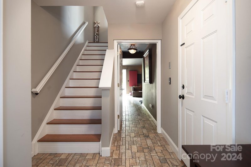 Property image 2 at 204 Langhorne Drive, Mount Holly, NC 28120