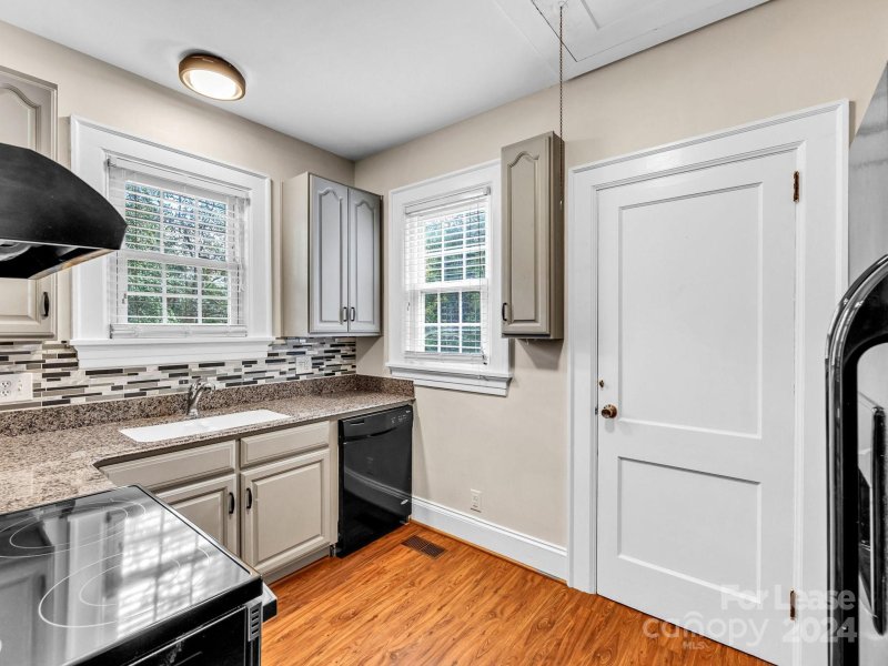 Property image 4 at 120 W Colonial Drive, Salisbury, NC 28144