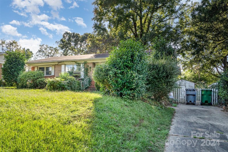 Property image 2 at 1814 Eastway Drive, Charlotte, NC 28205