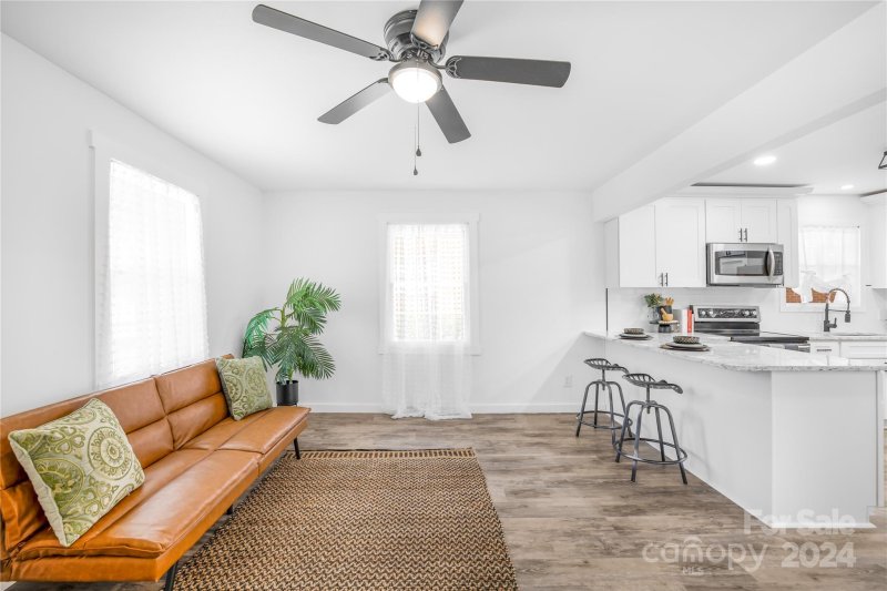 Property image 4 at 2024 Senior Drive, Charlotte, NC 28216