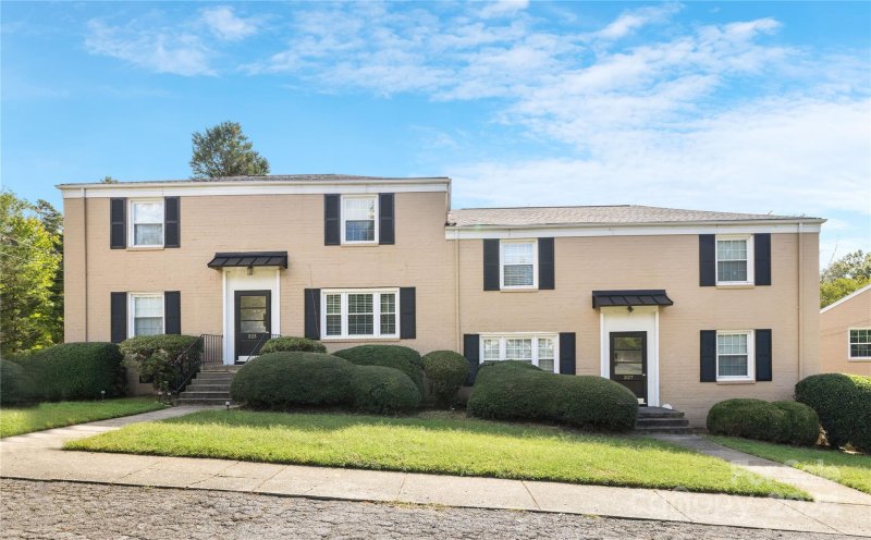 Property image 2 at 223 Wakefield Drive, Charlotte, NC 28209