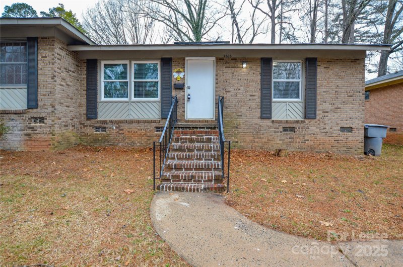 Property image 2 at 4808 Highlake Drive, Charlotte, NC 28215