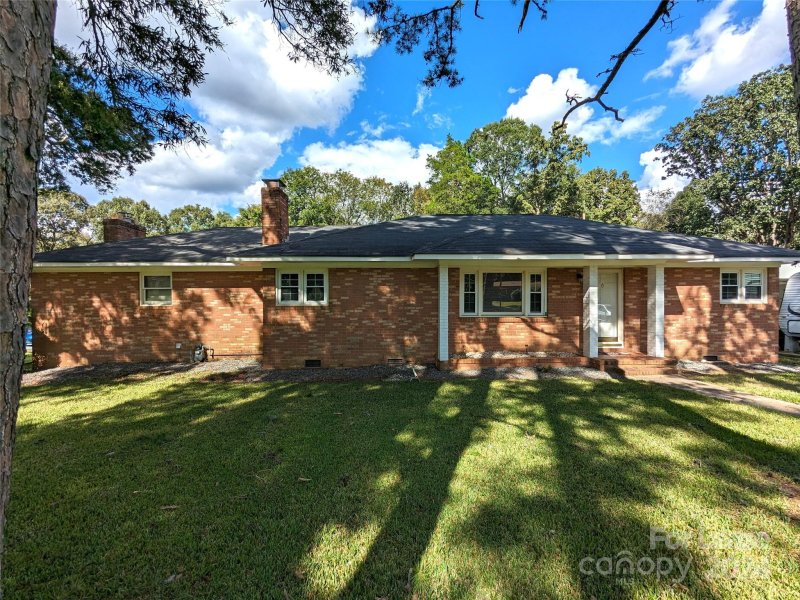 Property image 2 at 701 Allister Drive, Charlotte, NC 28227