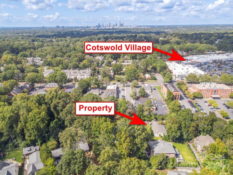 Property image 2 of 2933 Robin Road in Providence Park, Charlotte, NC 28211