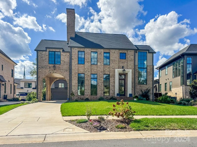 Property image 5 of 2933 Robin Road in Providence Park, Charlotte, NC 28211