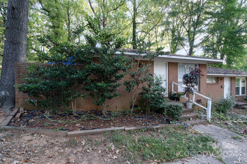 Property image 3 at 533 Camrose Drive, Charlotte, NC 28215