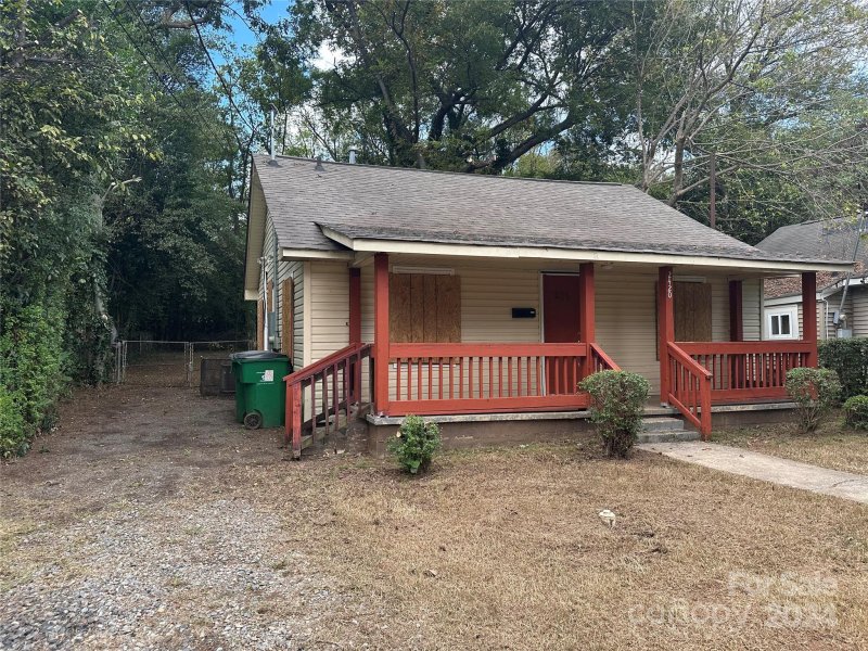 Property image 2 at 2420 Dundeen Street, Charlotte, NC 28216