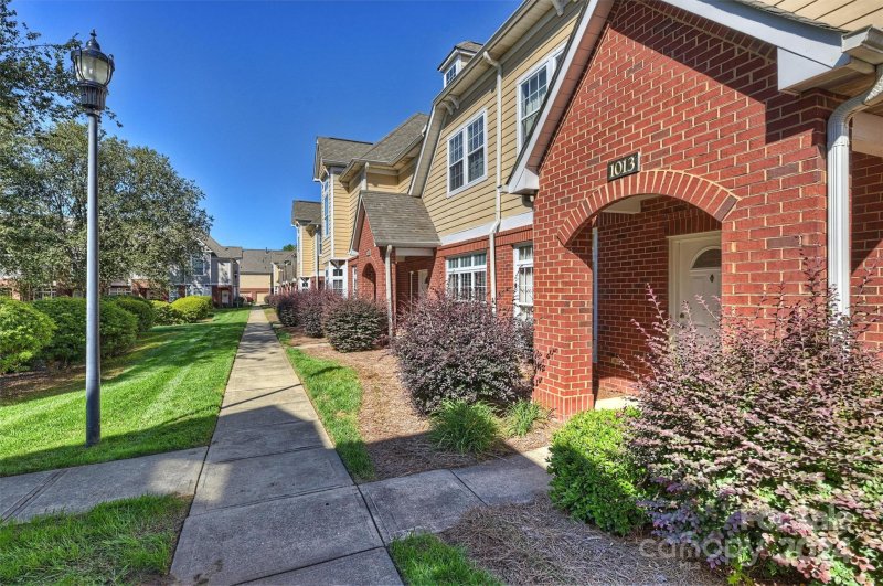 Property image 2 at 1013 Central Park Circle, Davidson, NC 28036