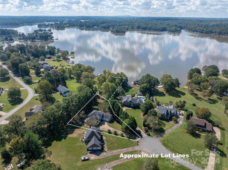 Property image 3 at 160 Oak Point Drive, Cherryville, NC 28086