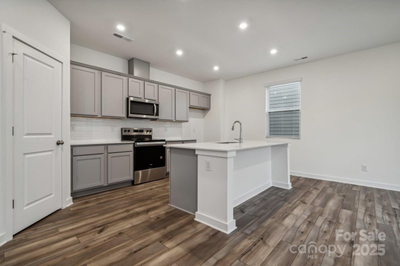 Property image 2 at 318 Bezelle Avenue, York, SC 29745