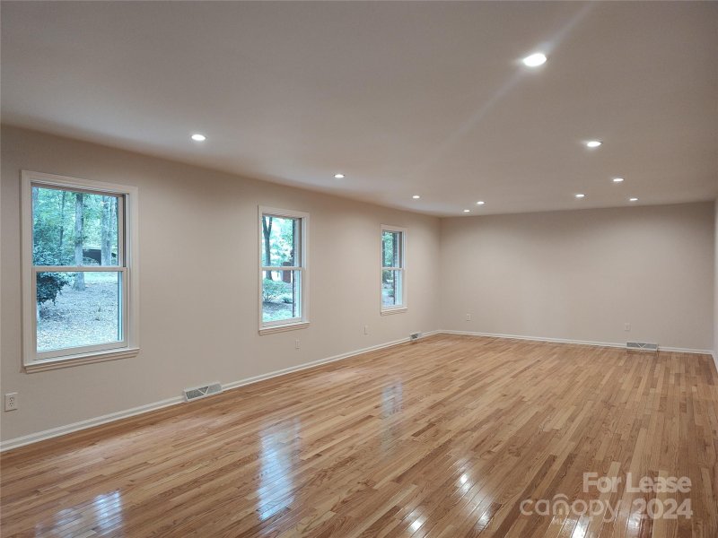 Property image 3 at 7120 Benita Drive, Charlotte, NC 28212