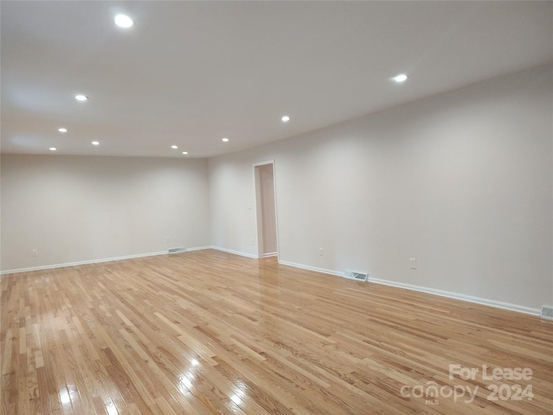 Property image 4 at 7120 Benita Drive, Charlotte, NC 28212