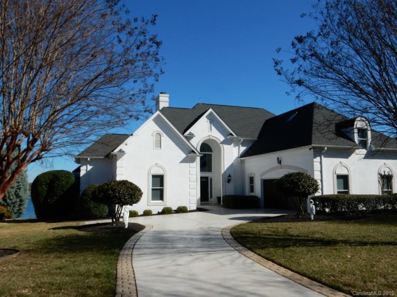 Property image 2 at 3544 Governors Island Drive, Denver, NC 28037